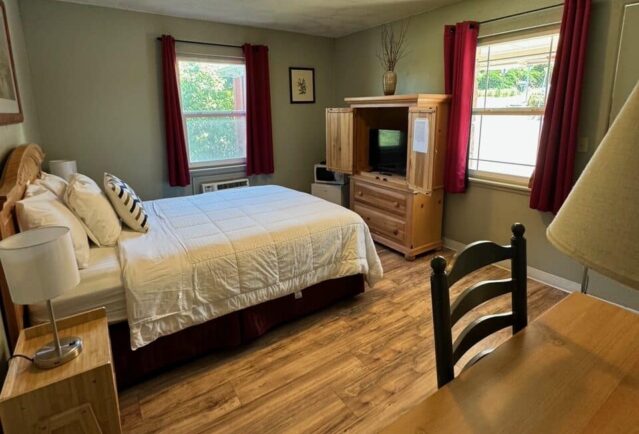 Single Room, Rugged Country Lodge Motel